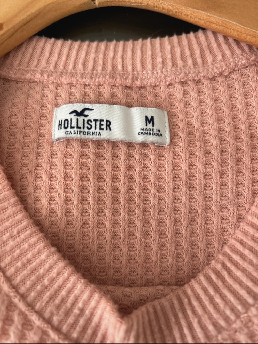 Hollister Soft Pink Crewneck Women's long sleeve top - Picture 3 of 3